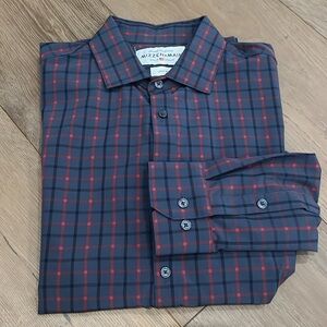 Mizzen& Main Leeward No Iron Blue and red button-down shirt.